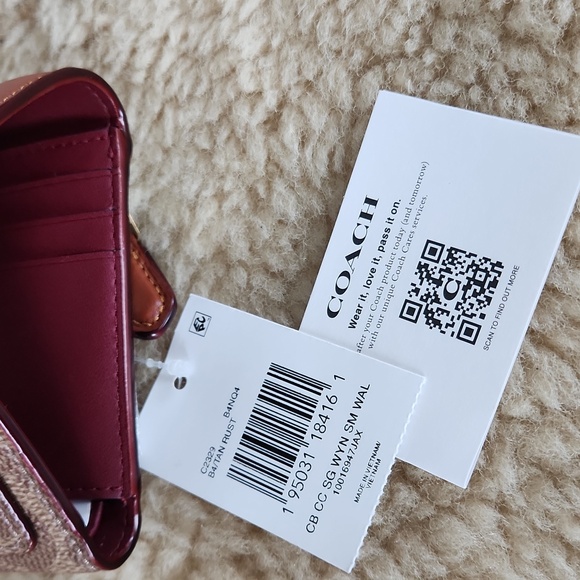 NWT Coach Colorblock Wyn Small Signature Leather Wallet 🤎🎁♥️ - Picture 13 of 16